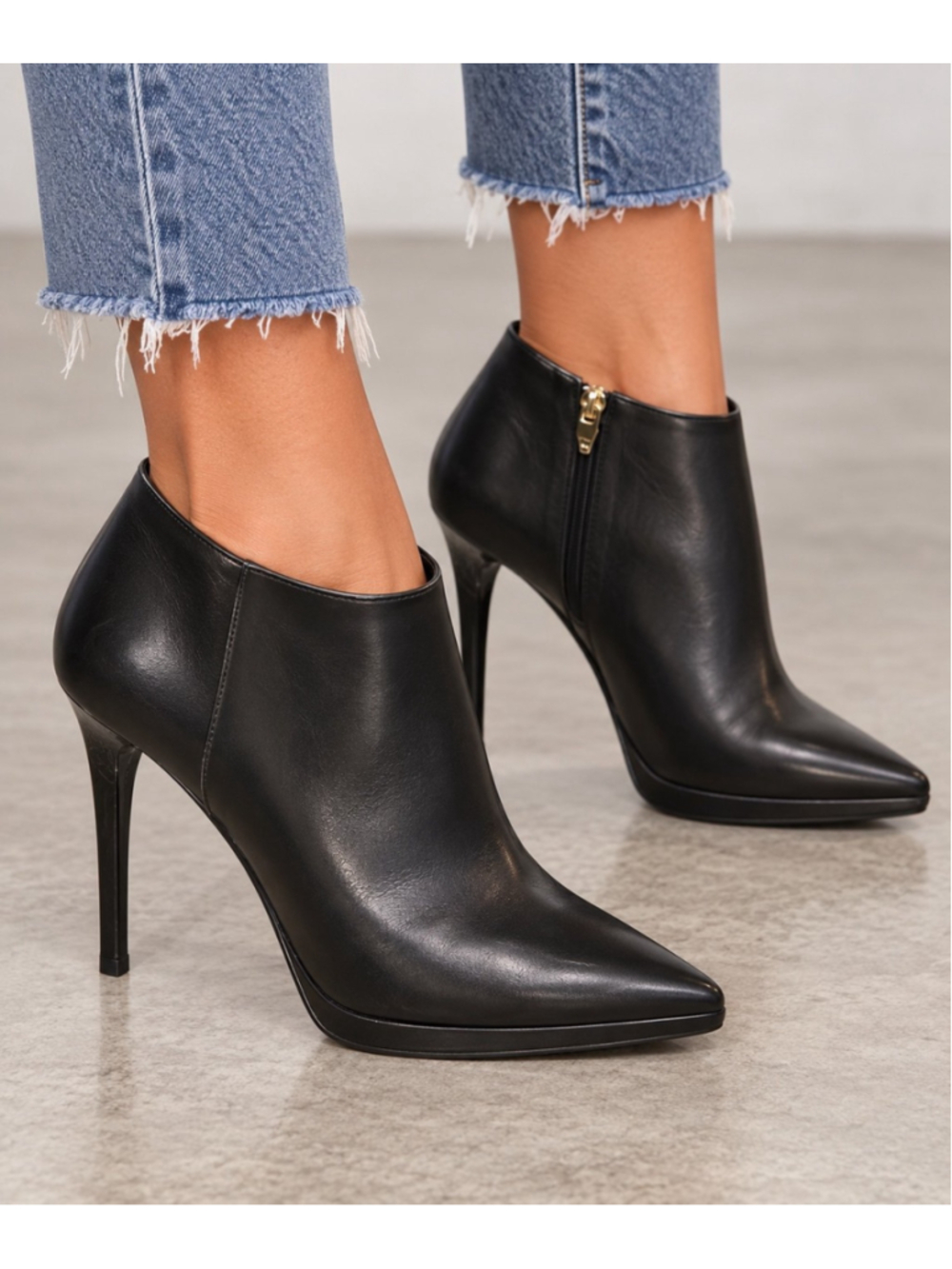 Jimmy Choo Lindsay 100 Black Leather Pointed Toe Ankle Booties Size 10